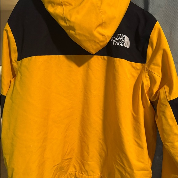 The North Face Men's DRYVENT Mono Mountain Jacket - Picture 2 of 3